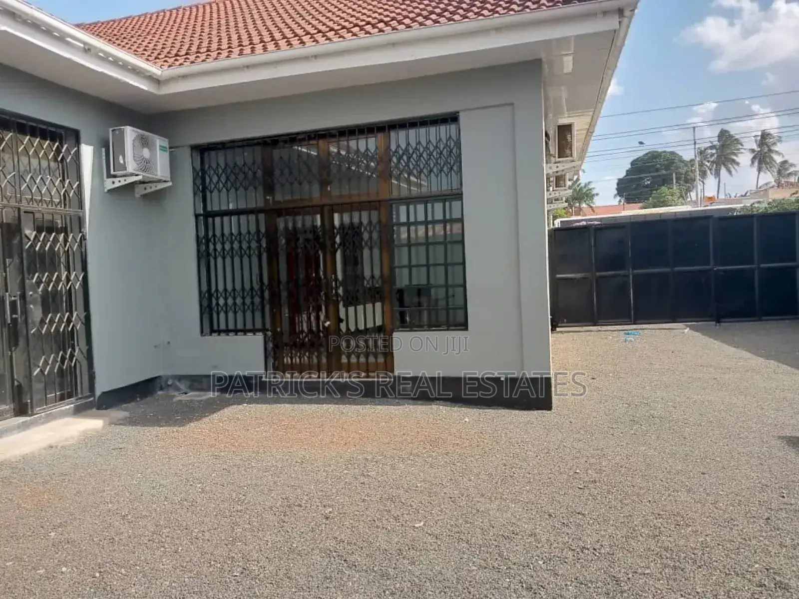 Commercial/Residense House for Sale