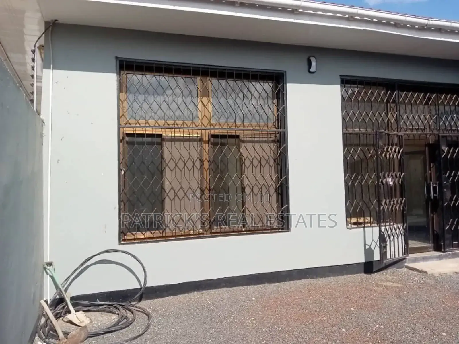 Commercial/Residense House for Sale