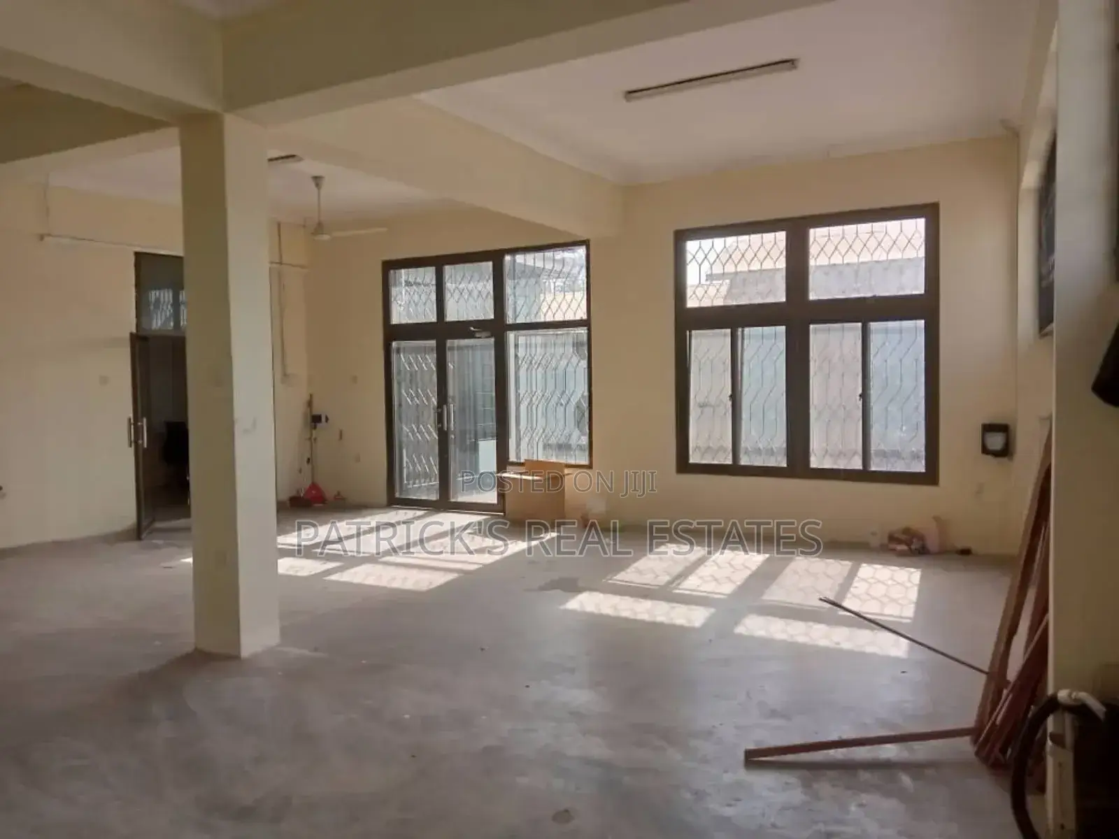 Commercial/Residense House for Sale