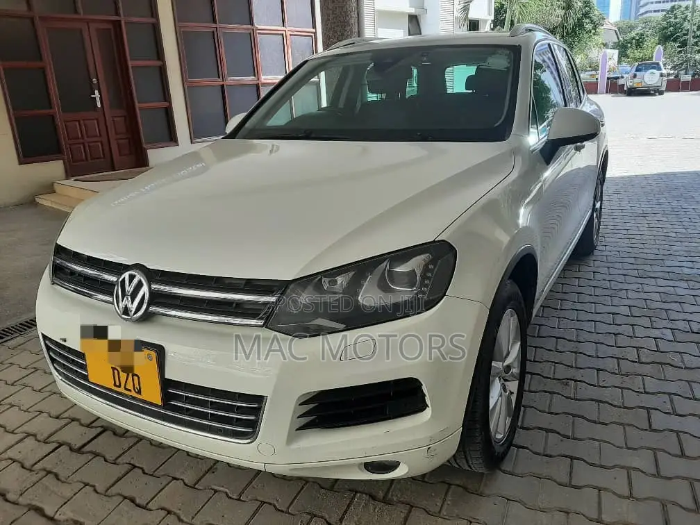 Volkswagen Touareg 2012 White