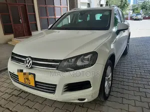 Volkswagen Touareg 2012 White