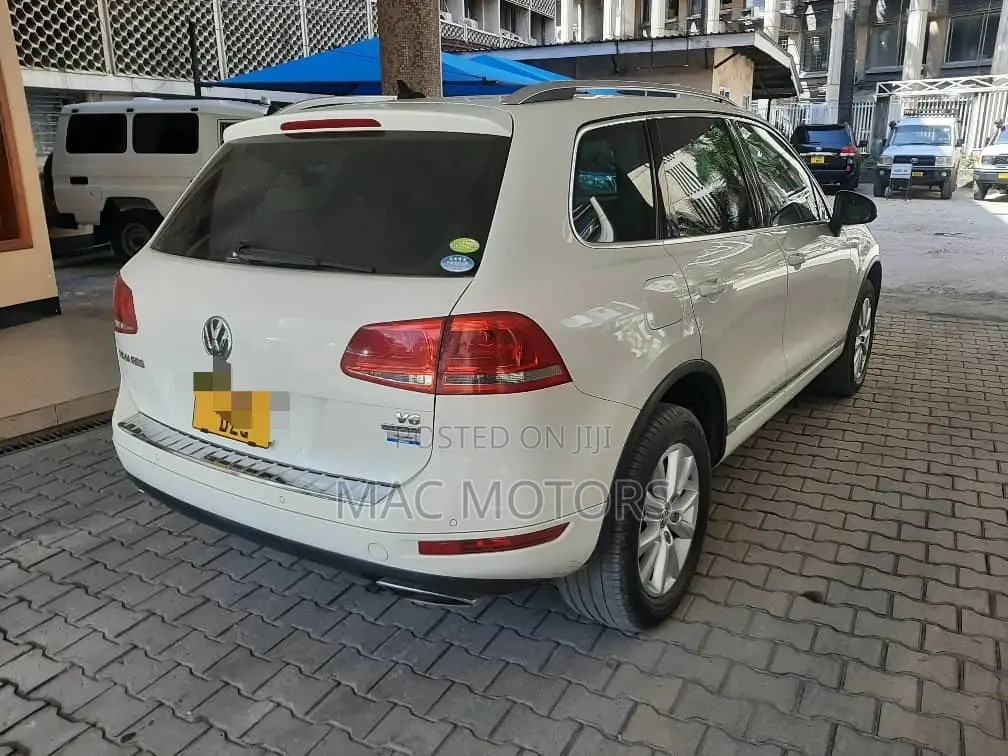 Volkswagen Touareg 2012 White