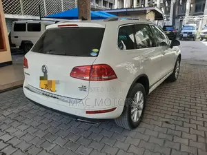 Volkswagen Touareg 2012 White