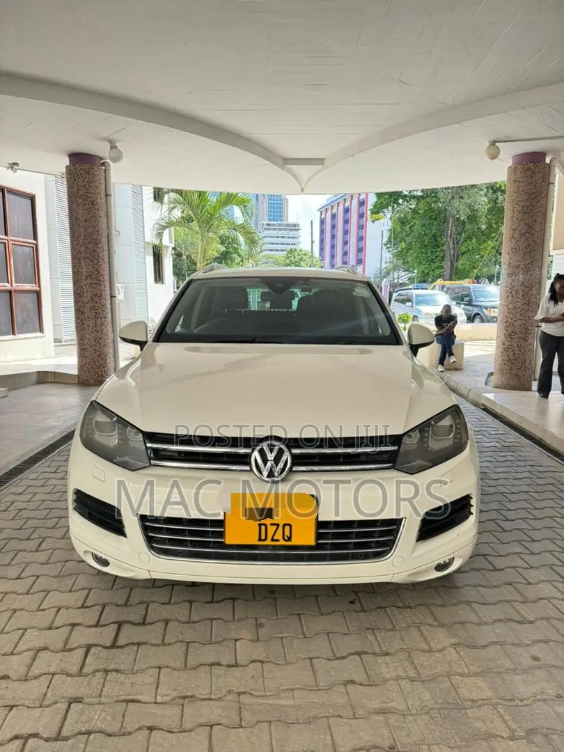 Volkswagen Touareg 2012 White