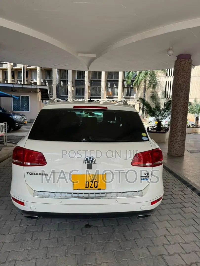 Volkswagen Touareg 2012 White