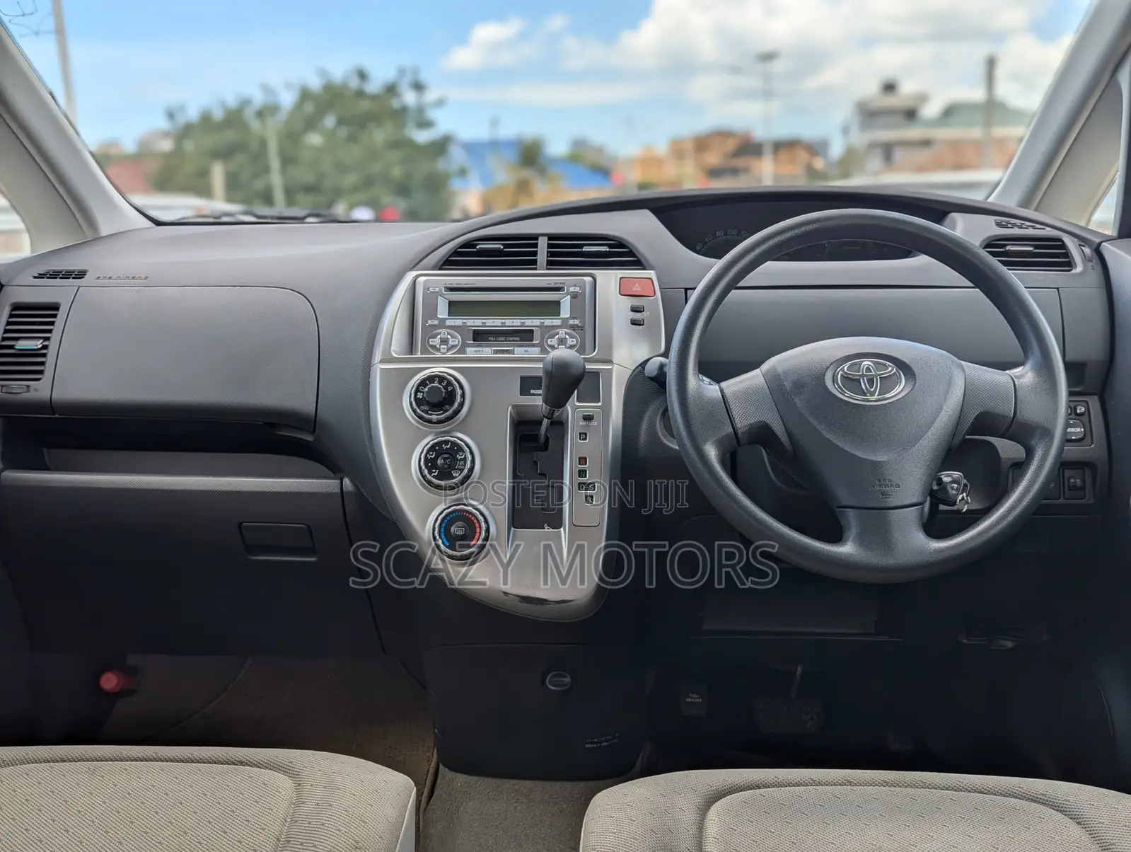 Toyota Ractis 2009 Silver