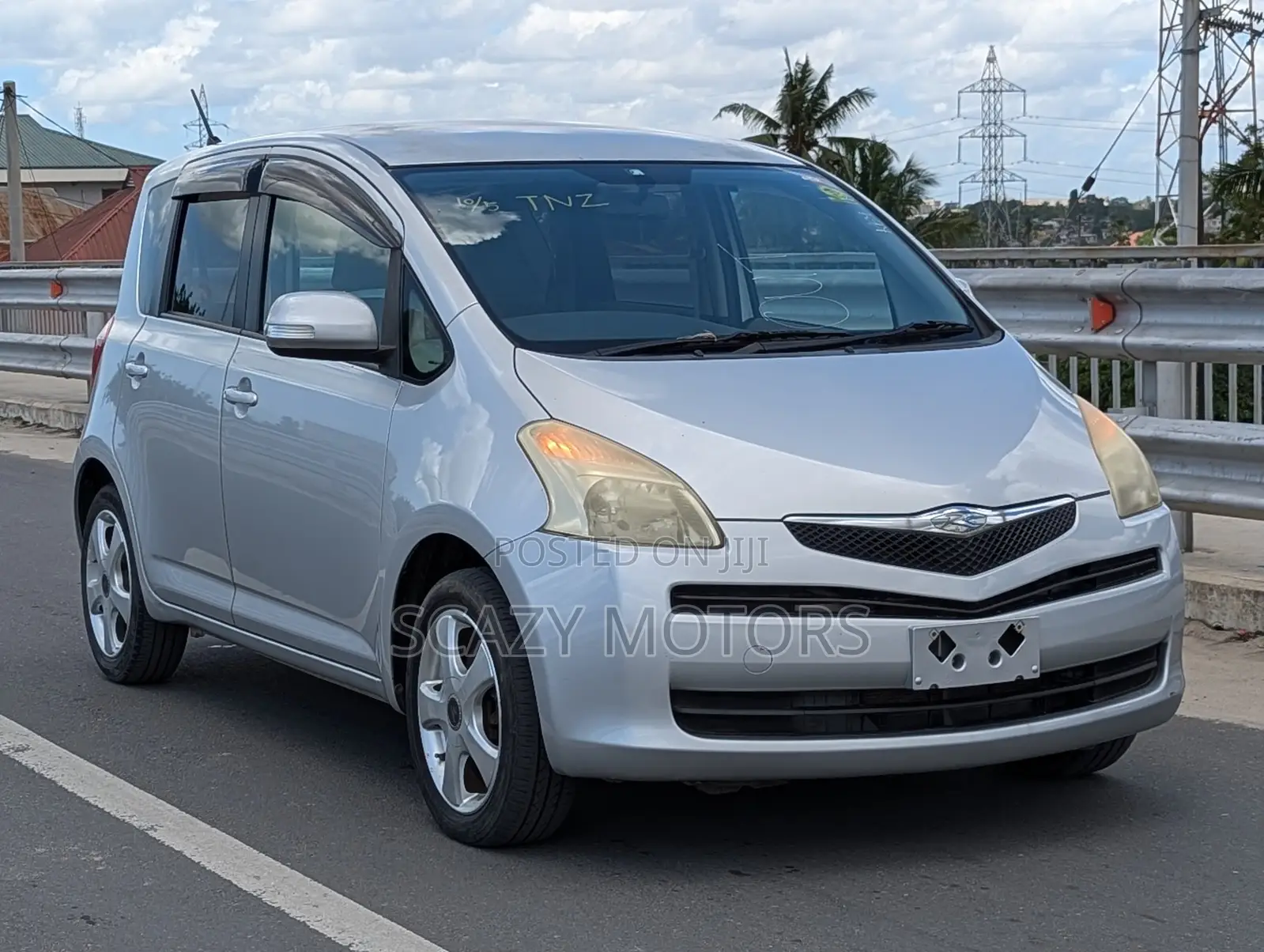 Toyota Ractis 2009 Silver