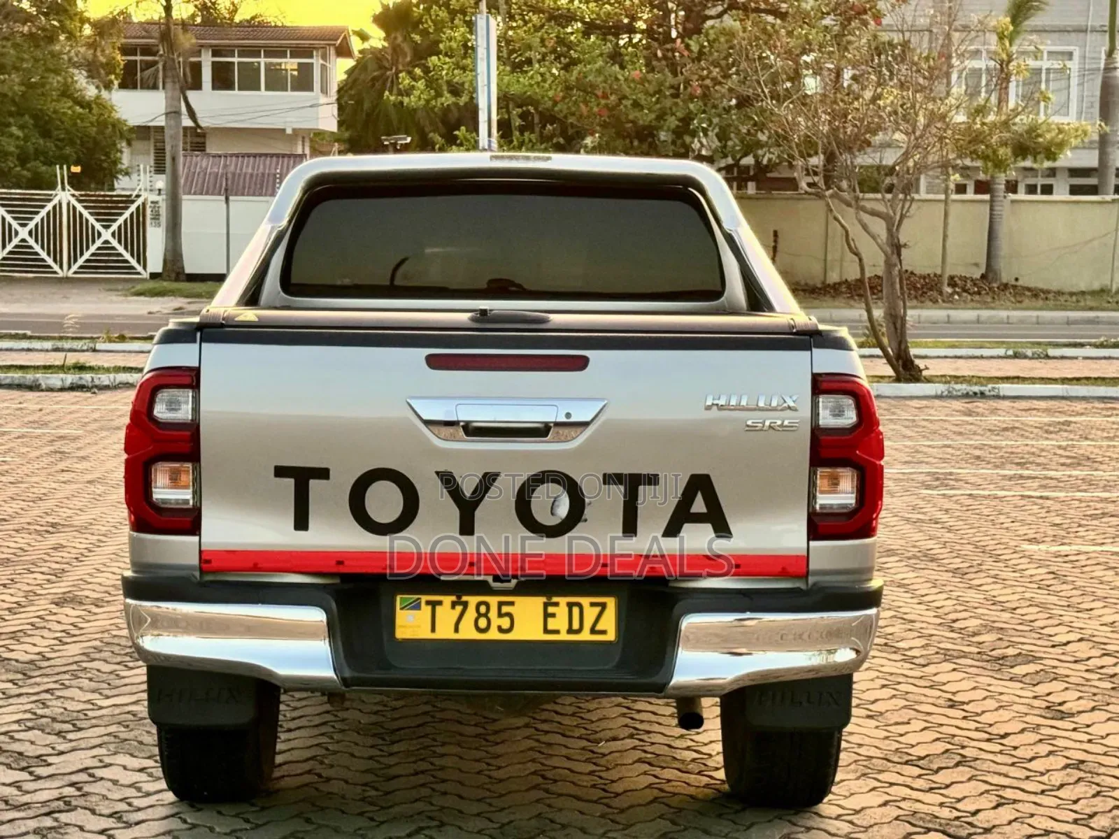 Toyota Hilux 2019 Silver