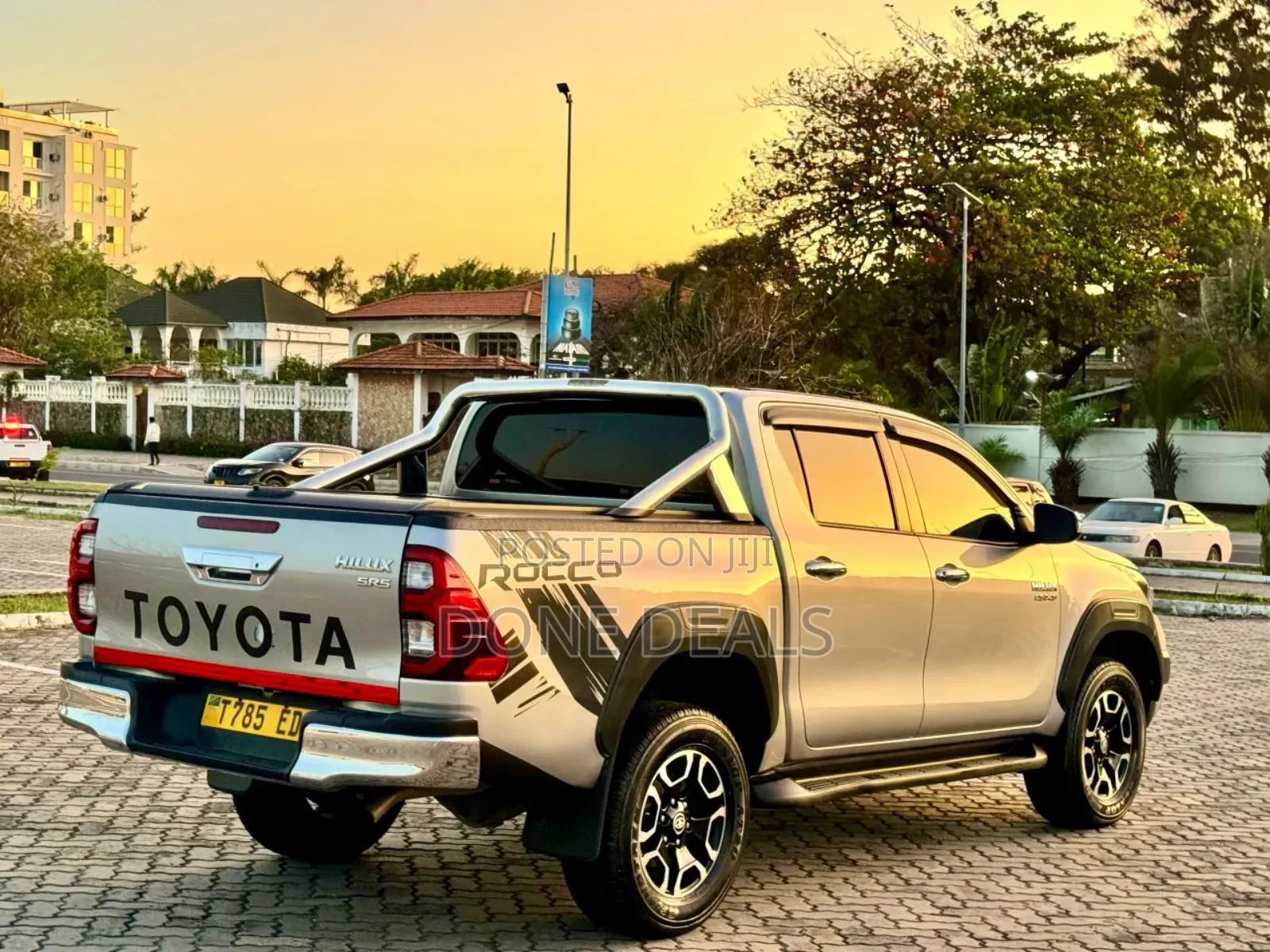 Toyota Hilux 2019 Silver