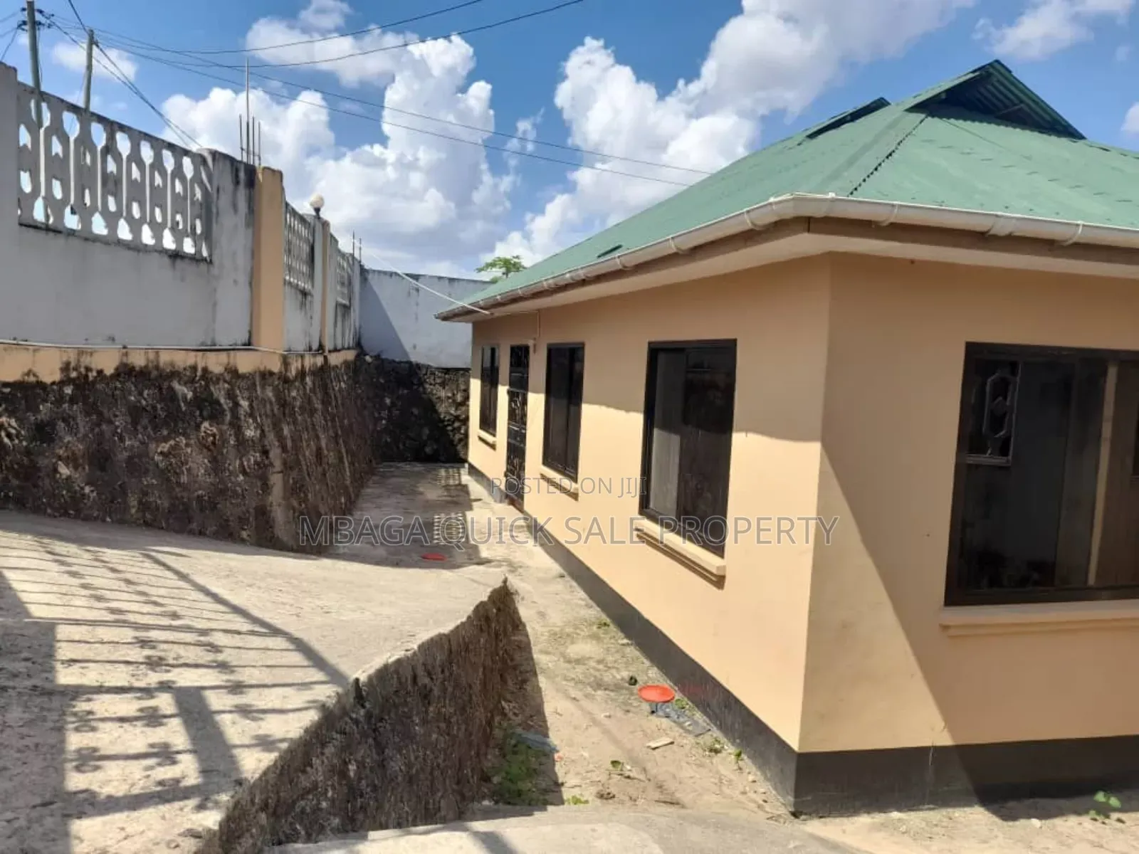 3bdrm House in Kimara Temboni, Mbezi for sale