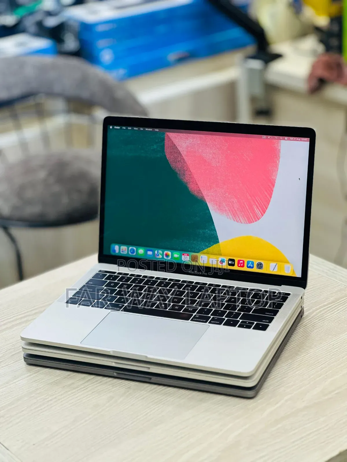 Laptop Apple MacBook Pro 2017 16GB Intel Core I7 SSD 256GB
