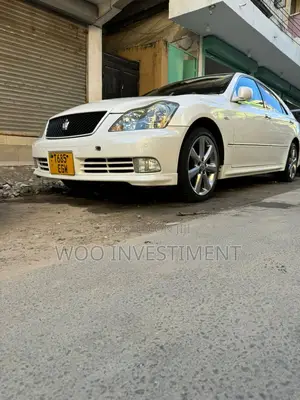 Toyota Crown Royale 2005 White