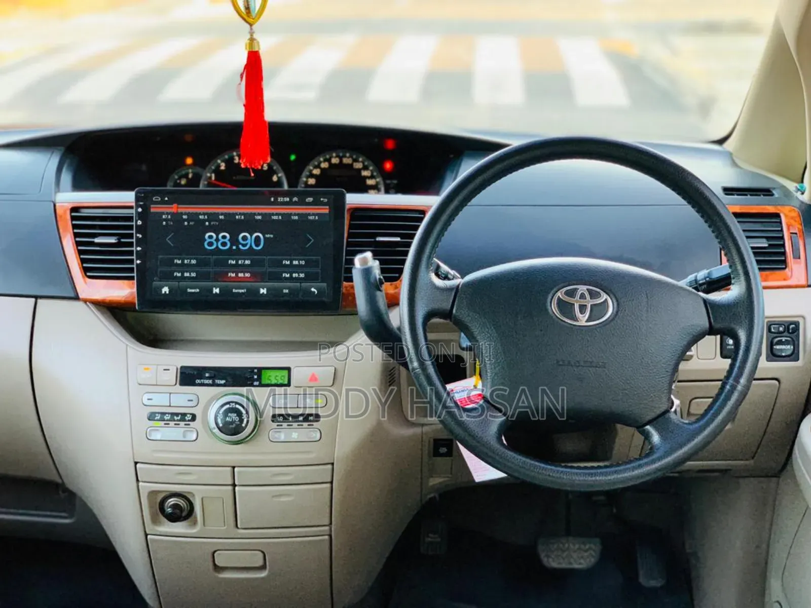 Toyota Noah 2004 White