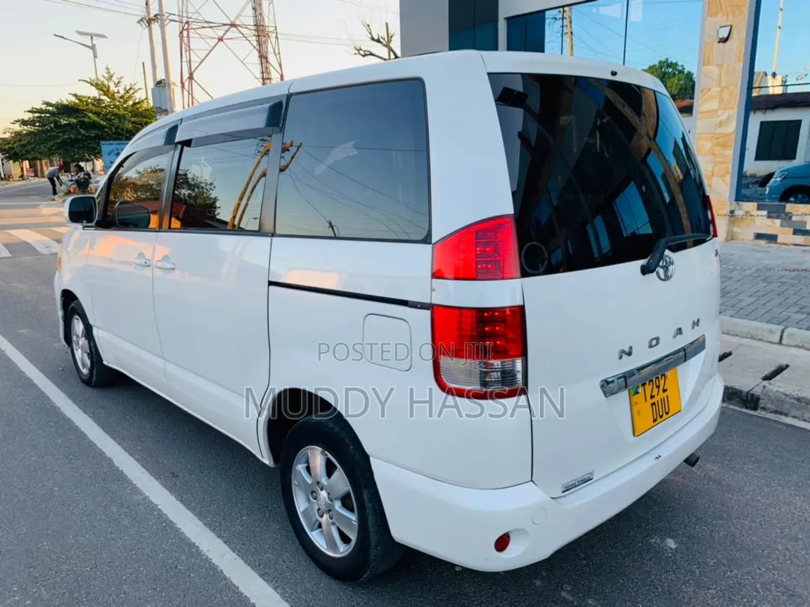 Toyota Noah 2004 White