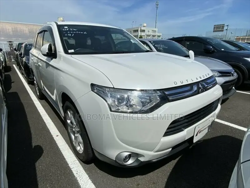 Mitsubishi Outlander 2013 Pearl