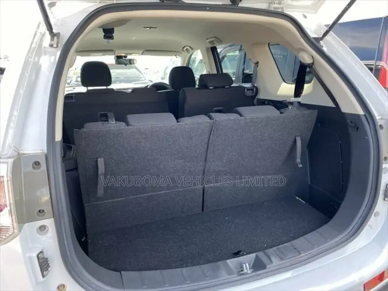 Mitsubishi Outlander 2013 Pearl