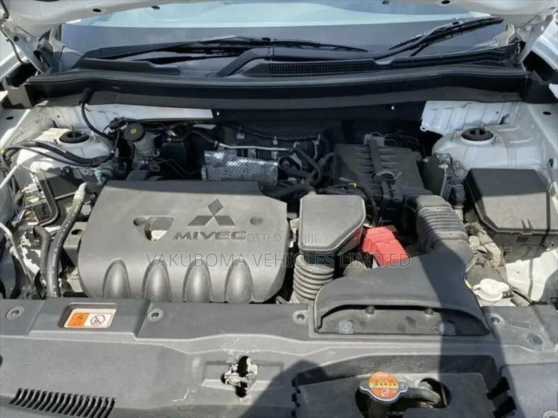 Mitsubishi Outlander 2013 Pearl