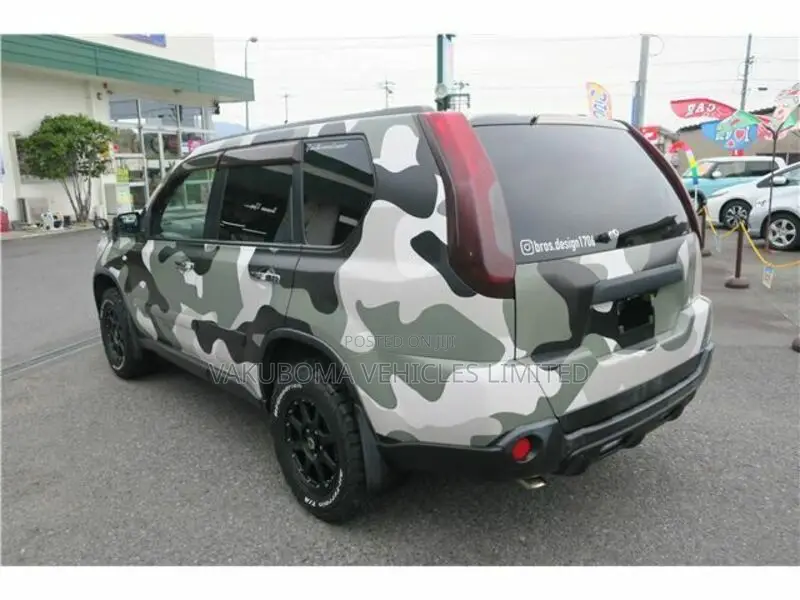 Nissan X-Trail 2011 Green