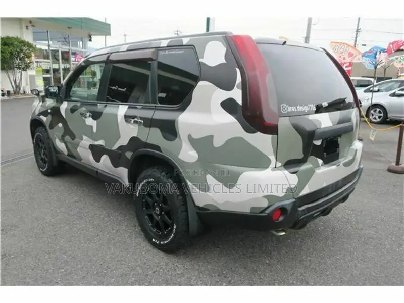 Nissan X-Trail 2011 Green
