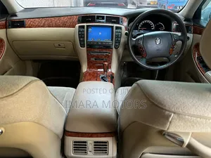 Toyota Crown 2006 Silver