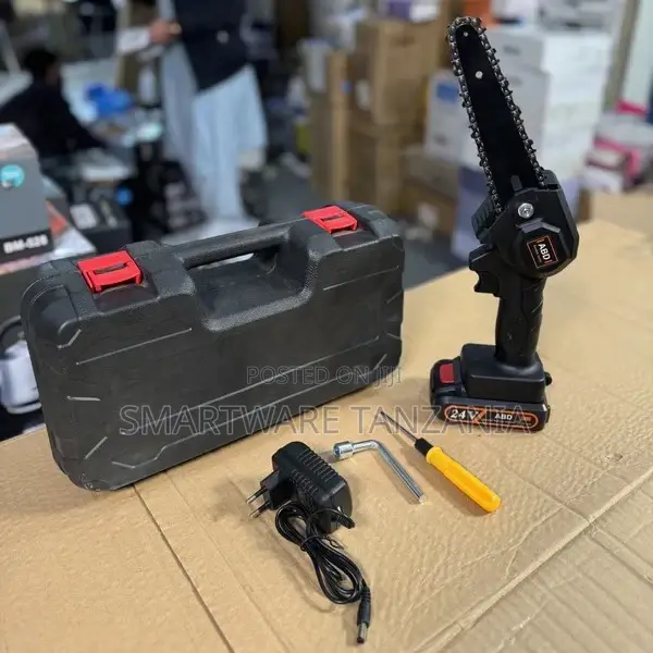 Mini Chainsaw, 6 Inch Portable Electric Chainsaw Cordless
