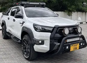 Toyota Hilux 2023 White