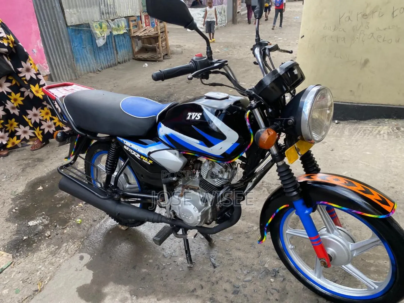 TVS HLX 125 2024 Black