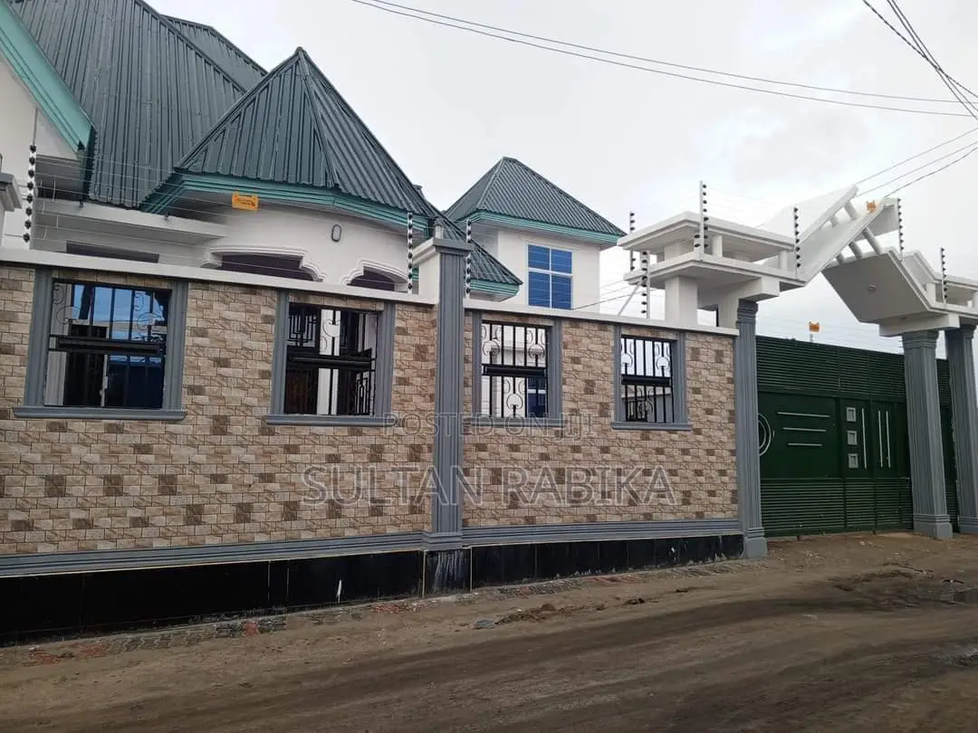 Furnished 4bdrm House in Dar Es Salaam, Chamazi for sale