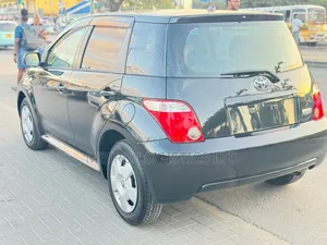 Toyota IST 2005
