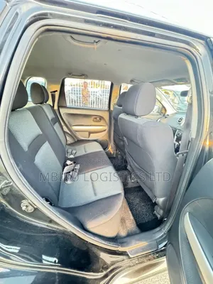 Toyota IST 2005