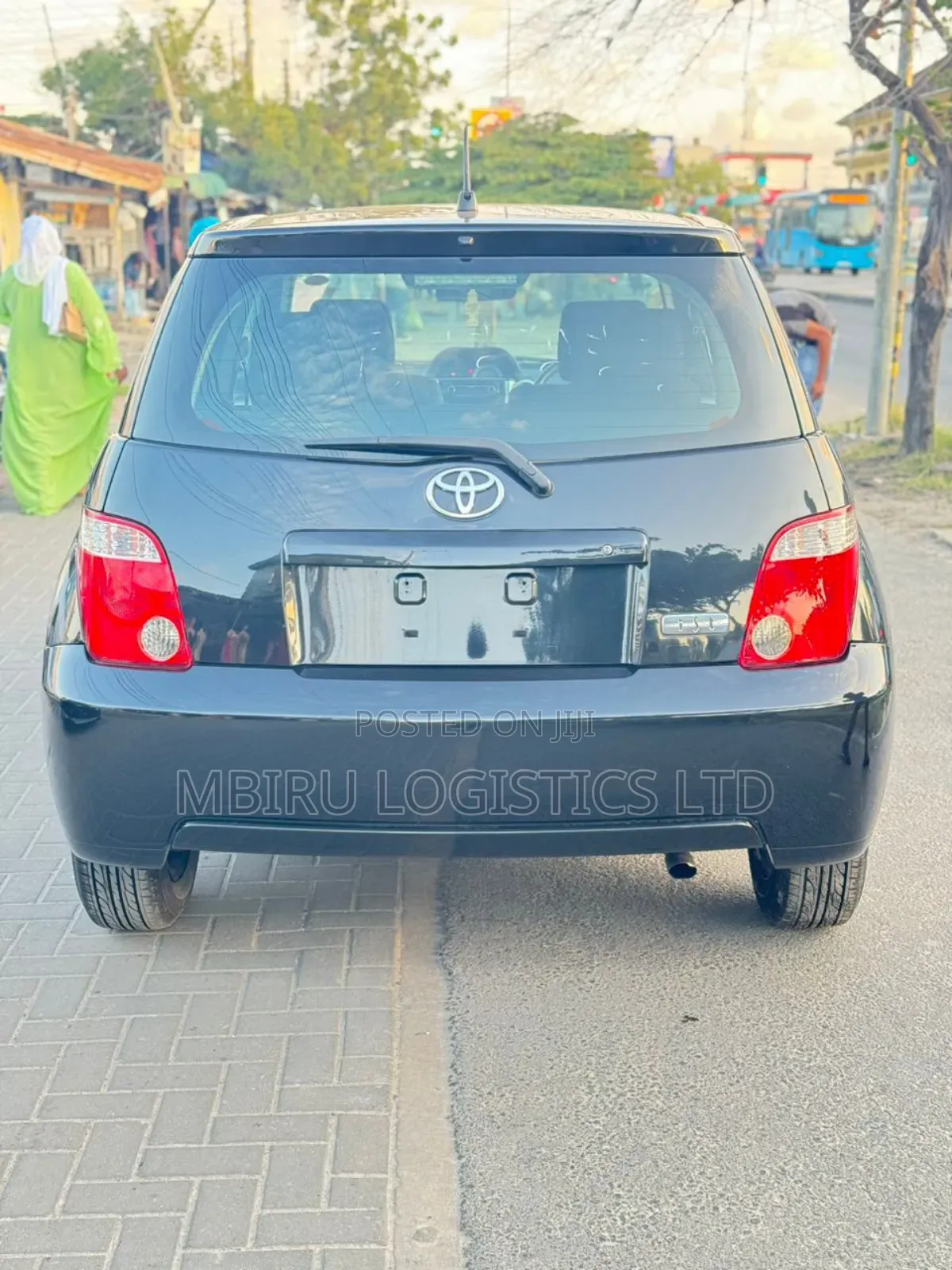 Toyota IST 2005