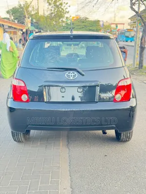 Toyota IST 2005