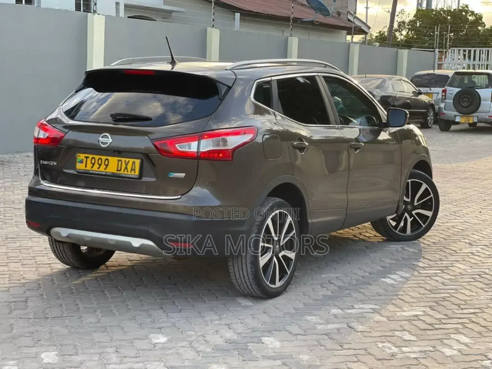 Nissan Qashqai 2016 Brown