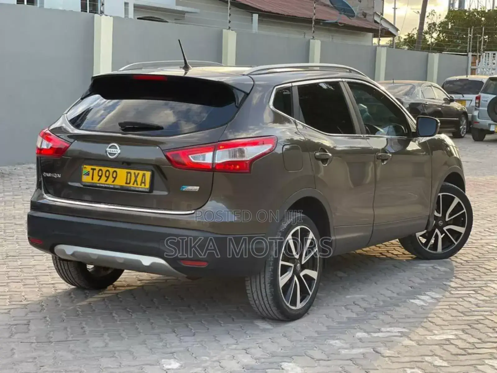 Nissan Qashqai 2016 Brown