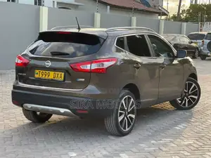 Nissan Qashqai 2016 Brown