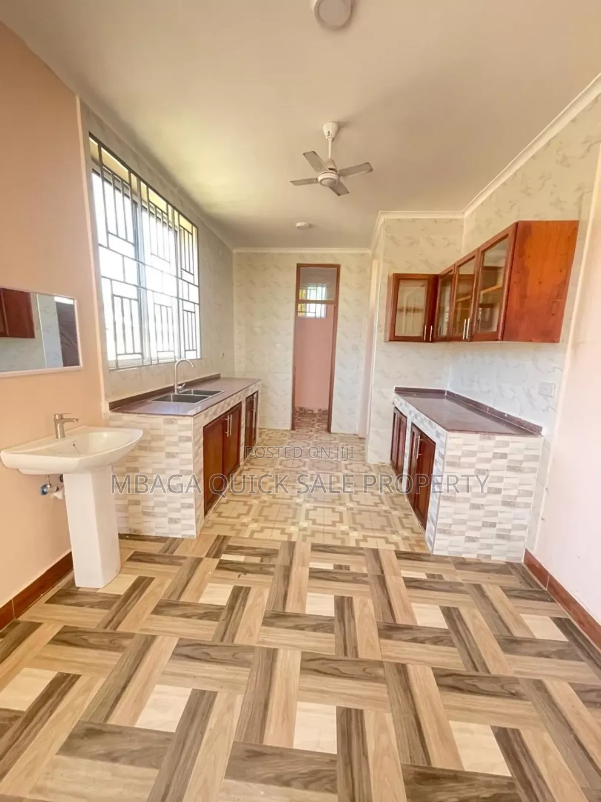 4bdrm Apartment in Ununio Beach, Kunduchi for rent