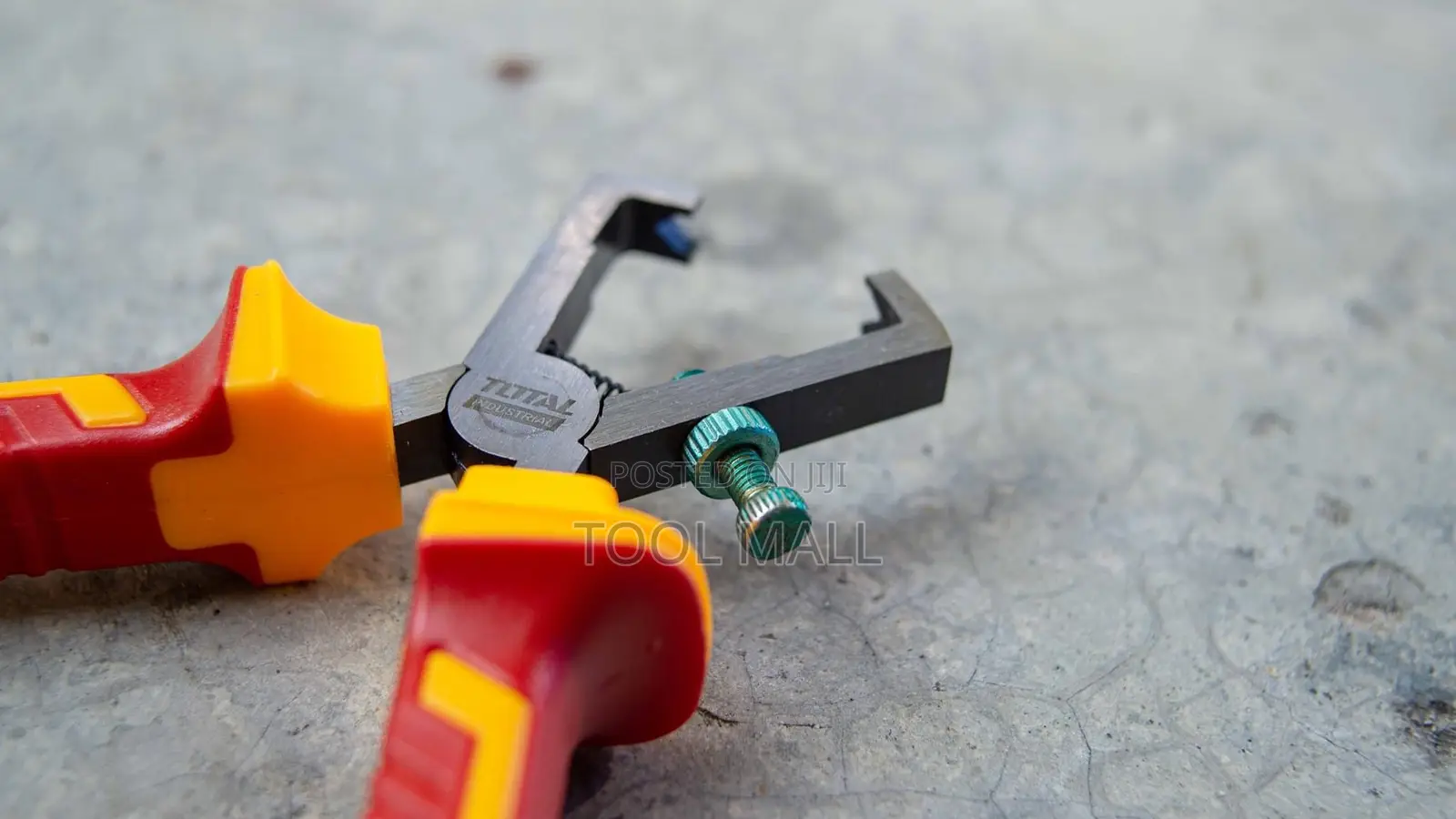 Plier Wire Stripper Insulated THTIP2661