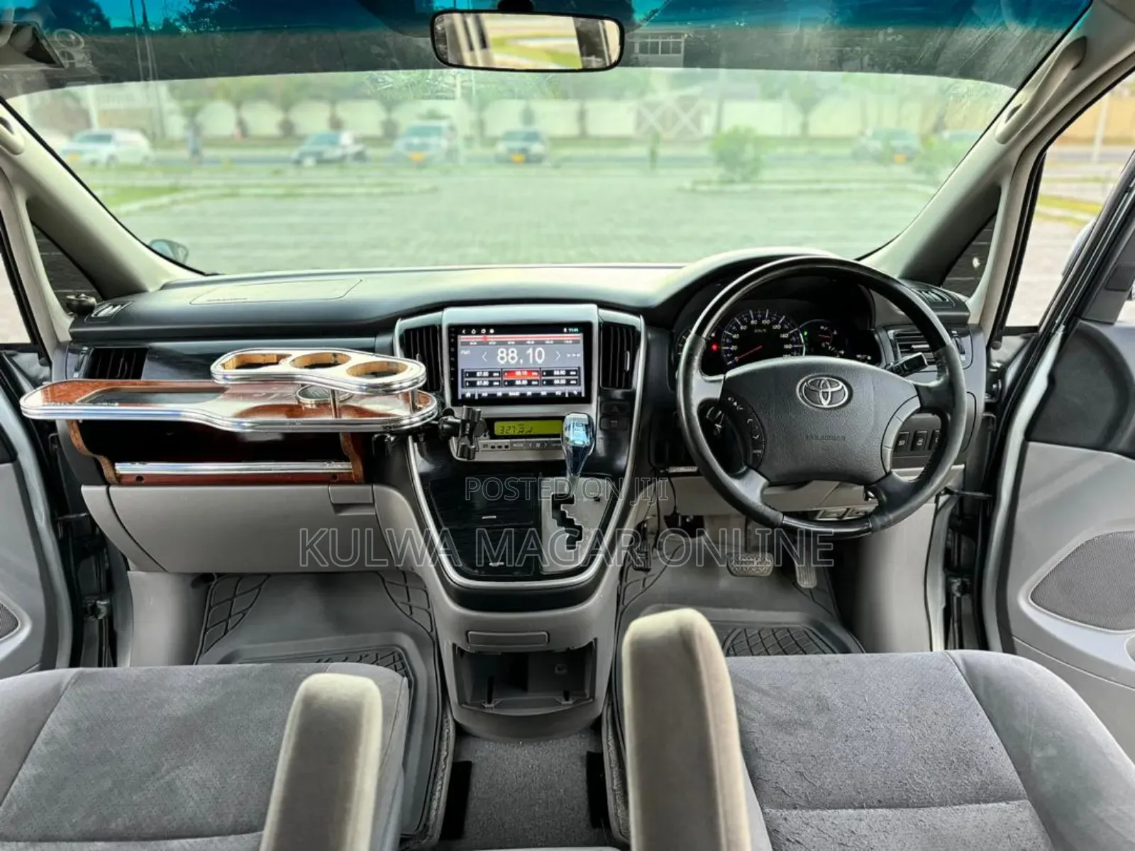 Toyota Alphard 2006 Silver
