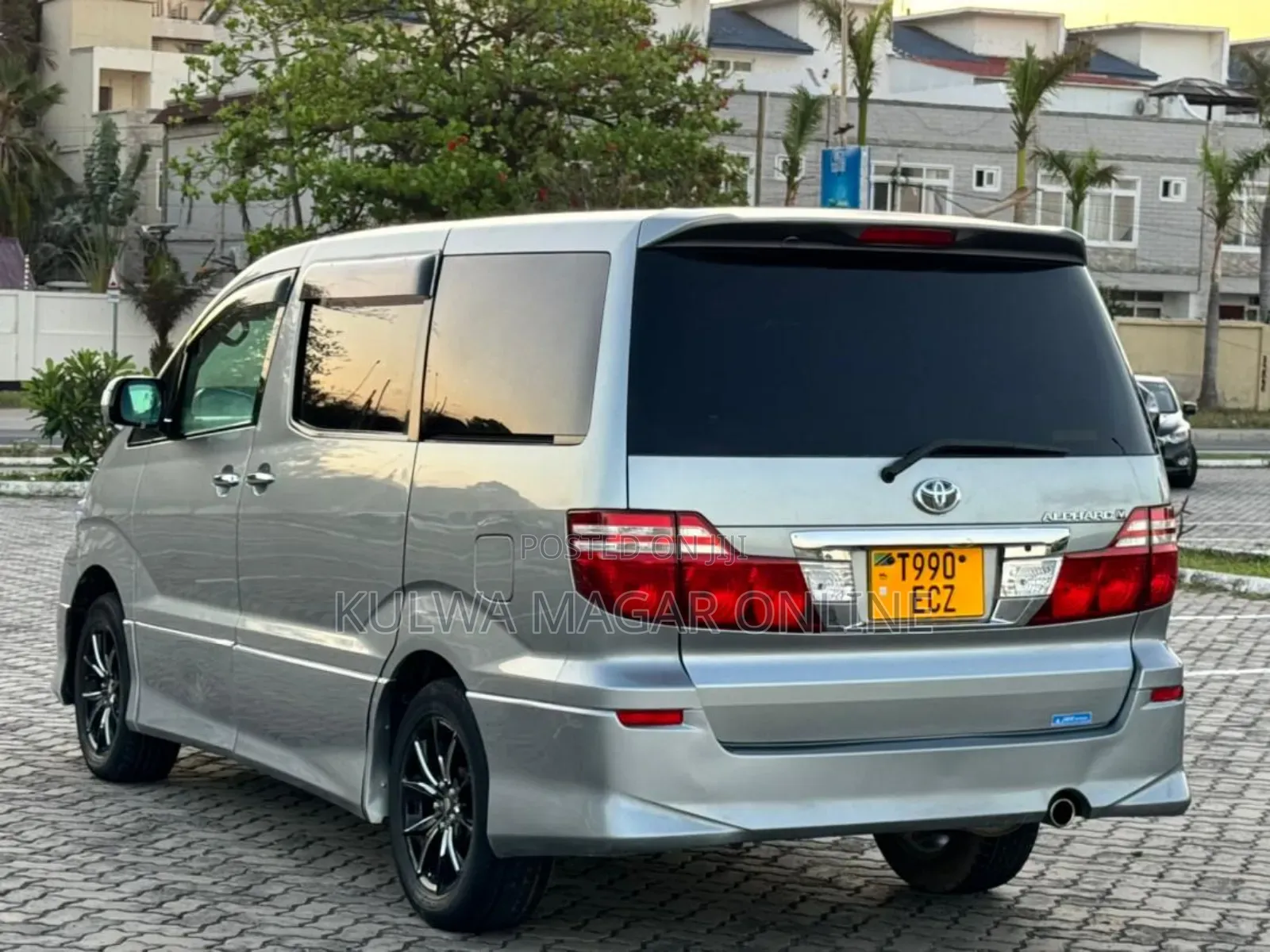Toyota Alphard 2006 Silver