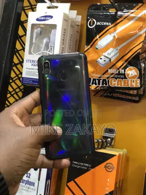Samsung Galaxy A40 64 GB Purple
