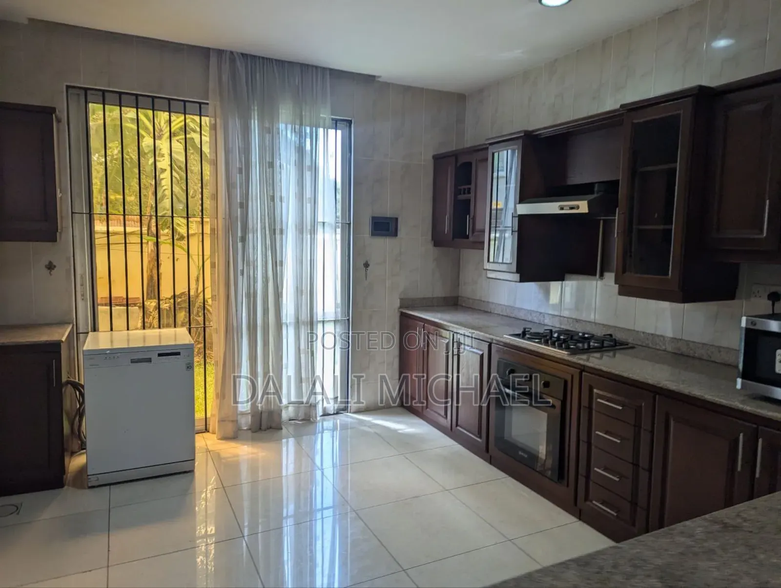 Furnished 4bdrm Villa in Oysterbay for rent
