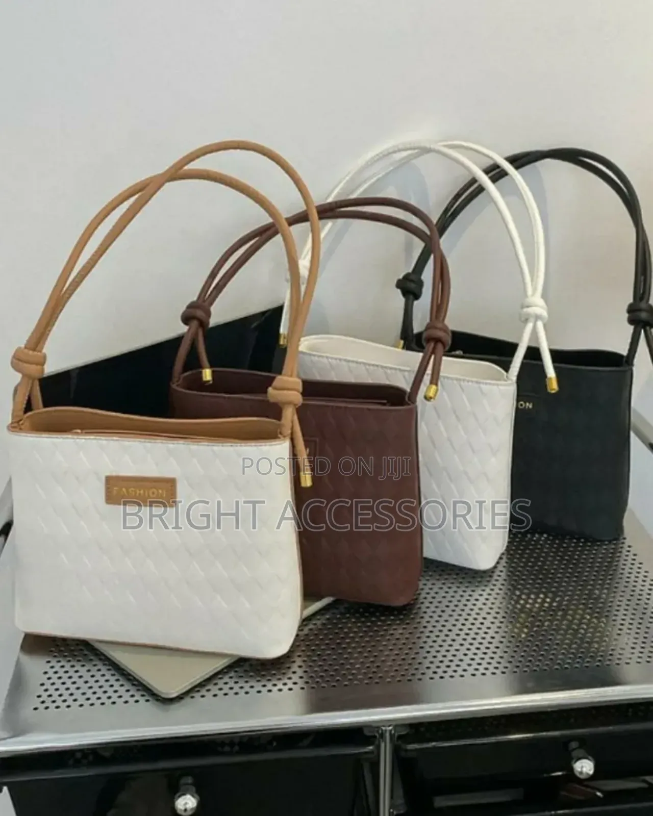 Pochi/ Handbags