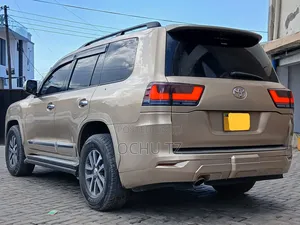 Toyota Land Cruiser 2010