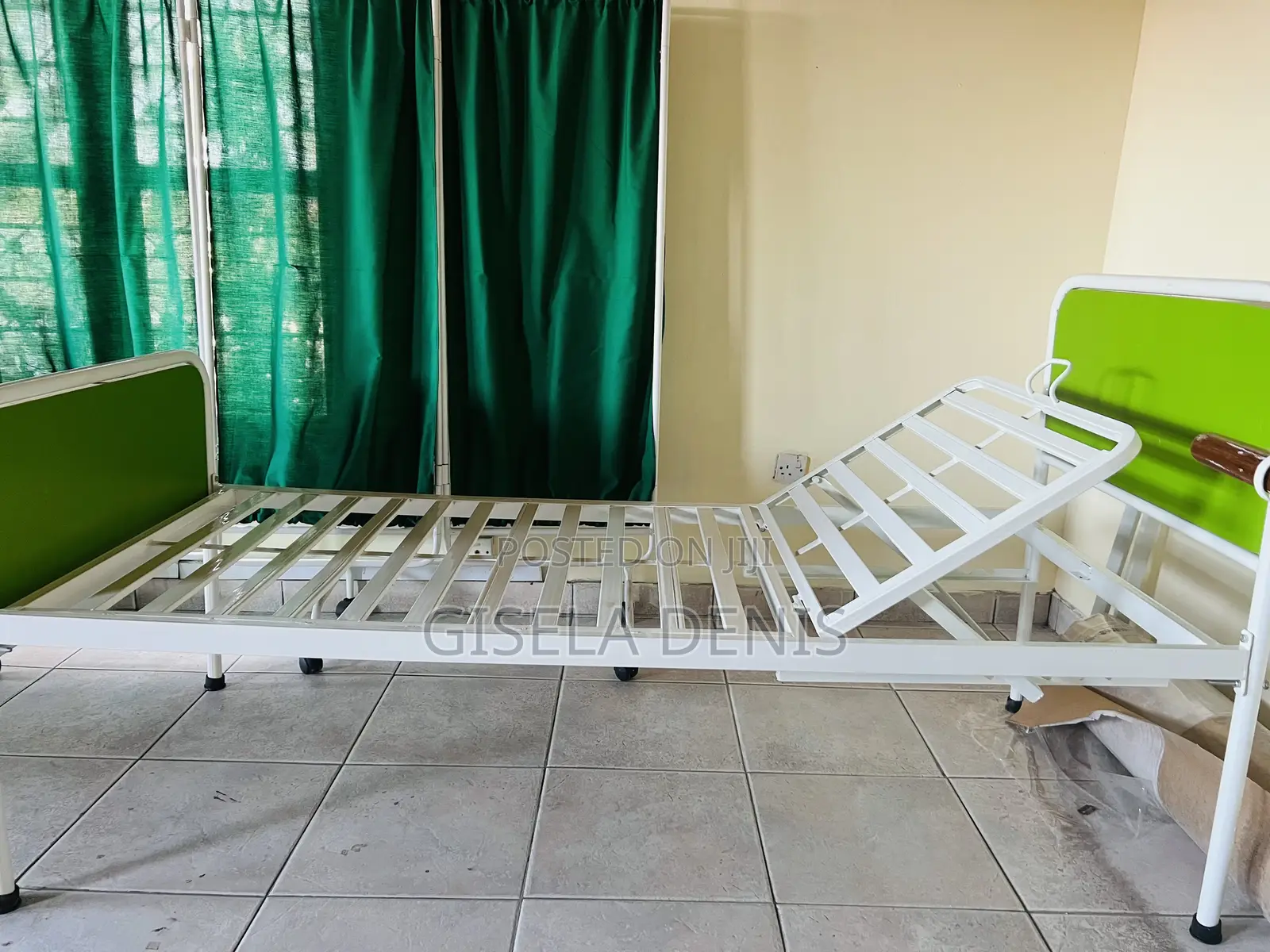 Kitanda Cha Mgonjwa (Hospital Bed)
