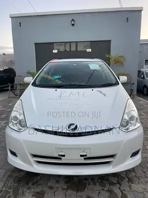 Photo - Toyota Wish 2007 White