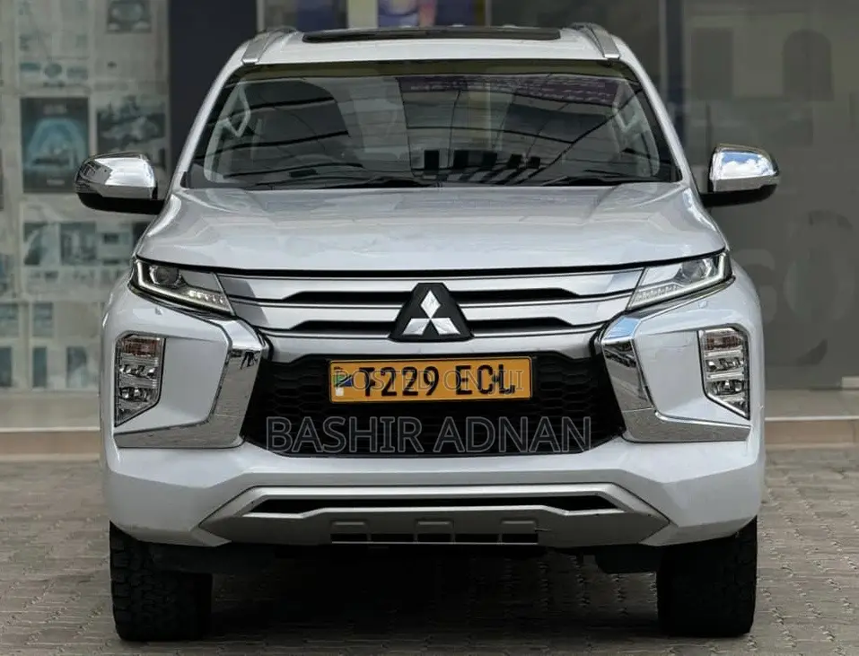 Mitsubishi Pajero 2021 White