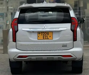 Mitsubishi Pajero 2021 White
