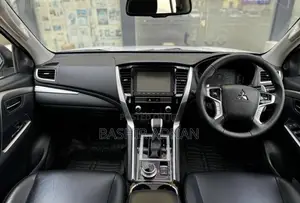 Mitsubishi Pajero 2021 White