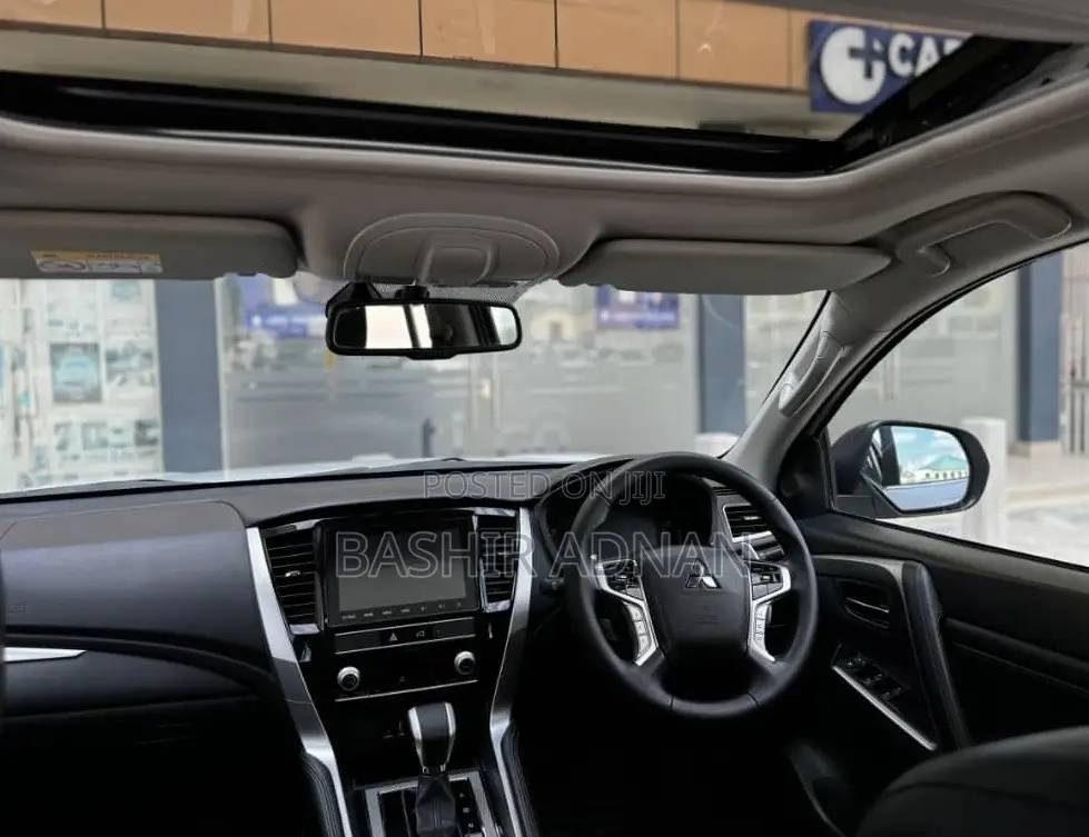 Mitsubishi Pajero 2021 White
