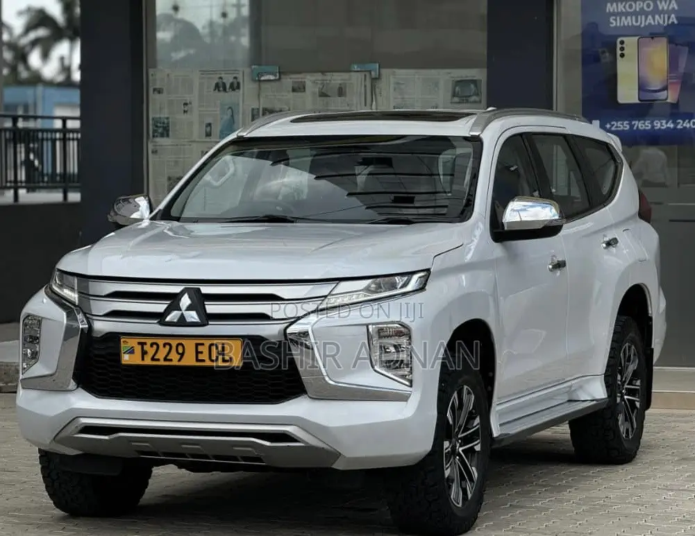 Mitsubishi Pajero 2021 White